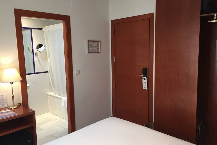 HABITACIÓN INDIVIDUAL Hotel TRH Ciudad de Baeza 